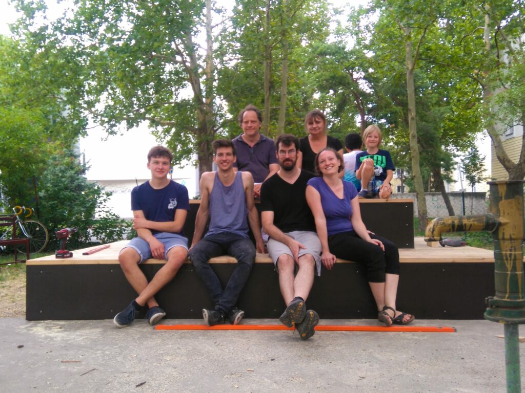 MitarbeiterInnen am Macondoplatz Wien - Gruppenfoto