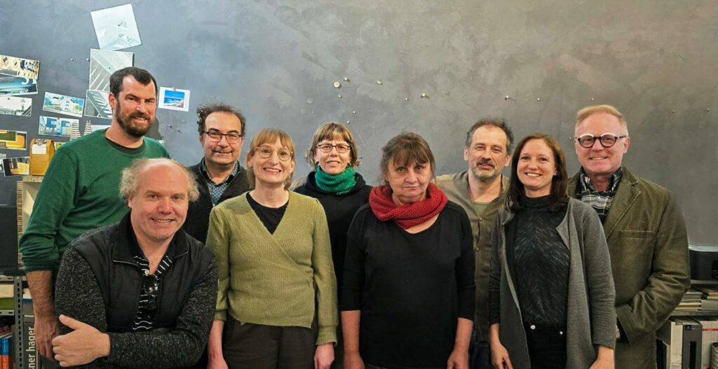 Gruppenfoto im Büro - Architektur ohne Grenzen Austria