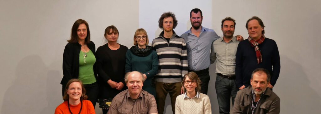 Gruppenfoto im Büro - Architektur ohne Grenzen Austria